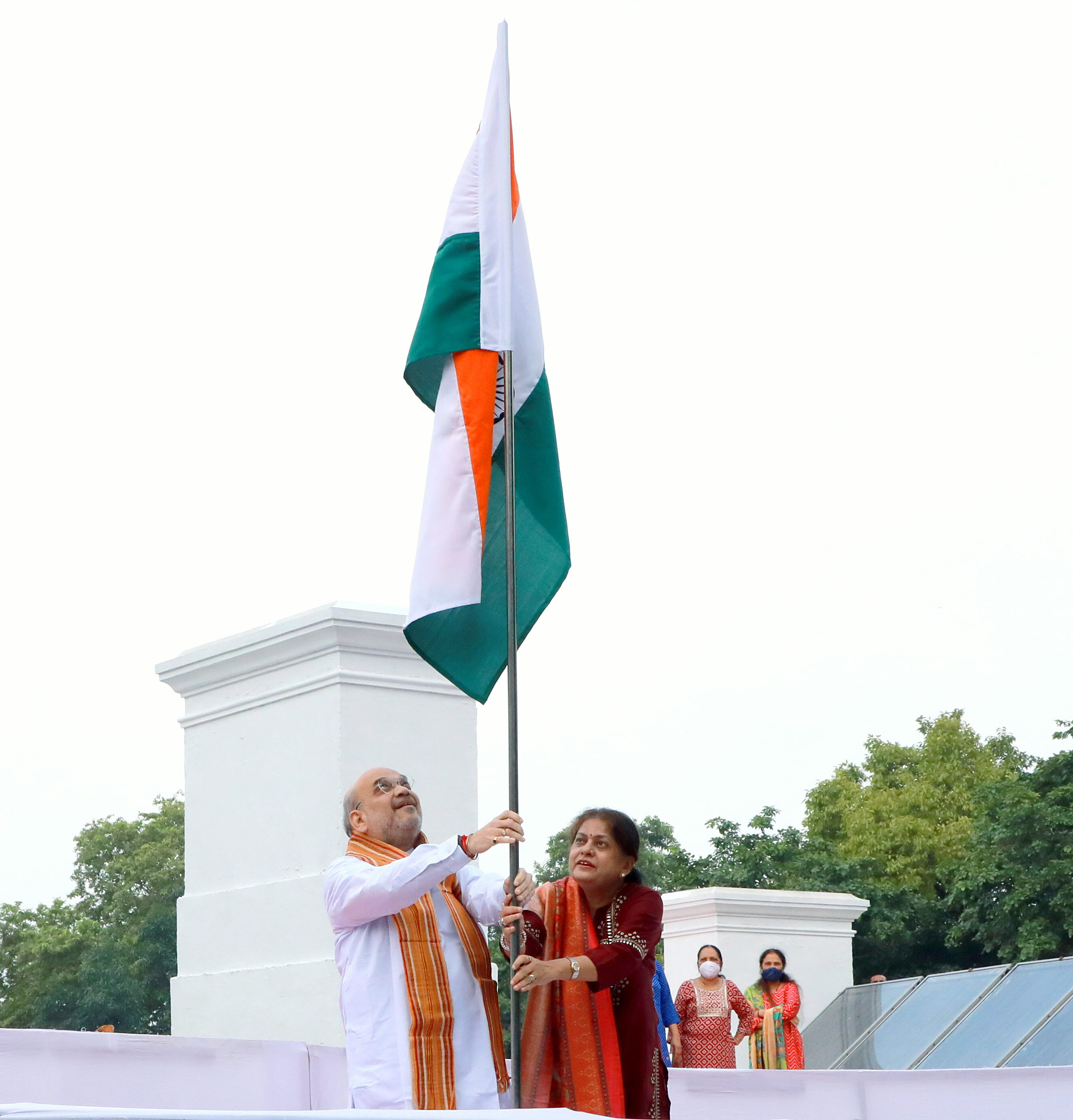 Har Ghar Tiranga Campaign Kicks Off Today Amit Shah Hoists National Flag At His Residence 3348