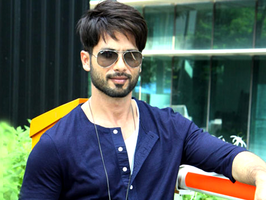 Shahid Kapoor Is The Sexiest Asian Man Beating Fawad Khan Virat Kohli Hrithik Roshan India 