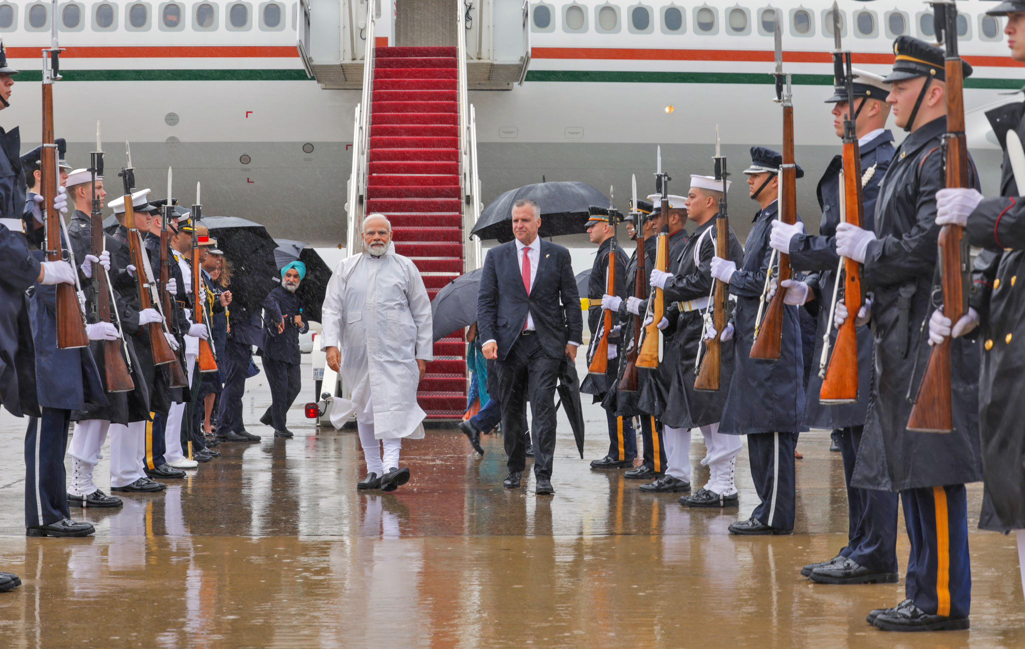 PM Modi Accorded Ceremonial Welcome, Guard Of Honour Upon Arriving At ...